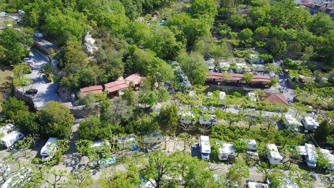 Campeggio Pian Dei Boschi Пьетра-Лигуре Экстерьер фото