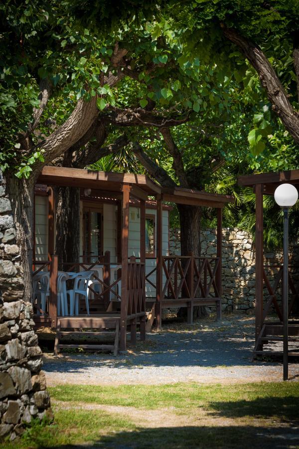 Campeggio Pian Dei Boschi Пьетра-Лигуре Экстерьер фото